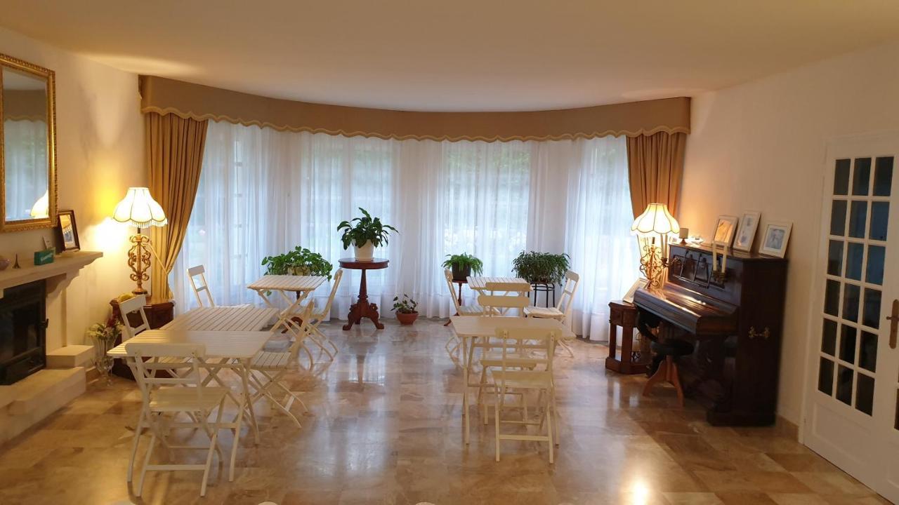 Crown Roads Bed & Breakfast Le Faouet  Luaran gambar